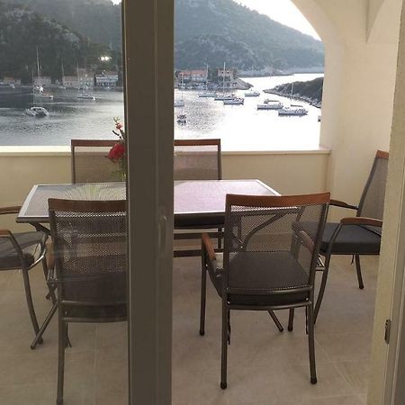 Apartment Zaklopatica Lastovo Extérieur photo