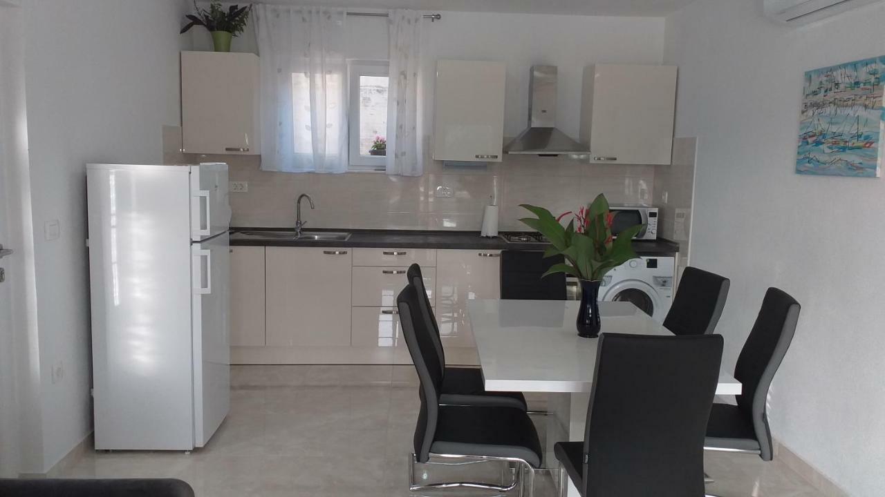 Apartment Zaklopatica Lastovo Extérieur photo