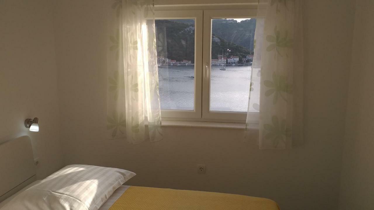 Apartment Zaklopatica Lastovo Extérieur photo