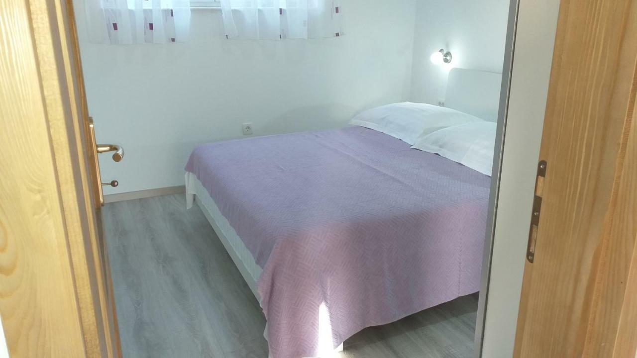 Apartment Zaklopatica Lastovo Extérieur photo