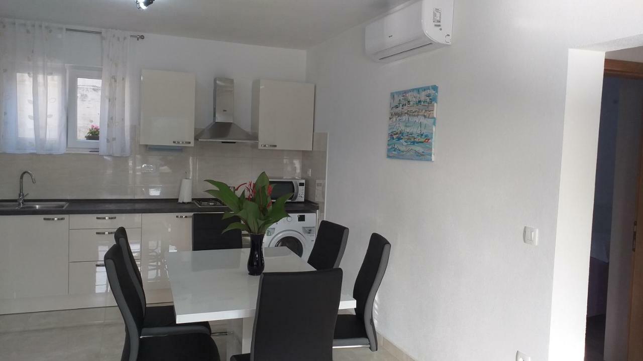 Apartment Zaklopatica Lastovo Extérieur photo