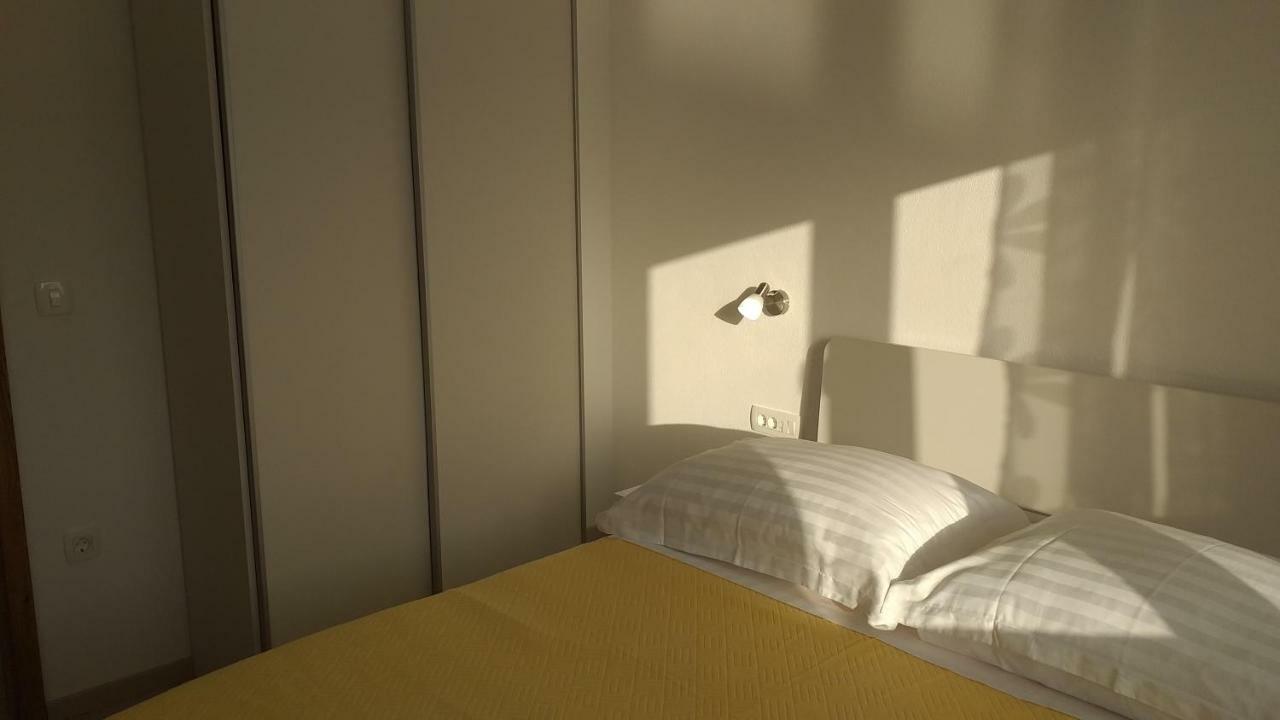 Apartment Zaklopatica Lastovo Extérieur photo
