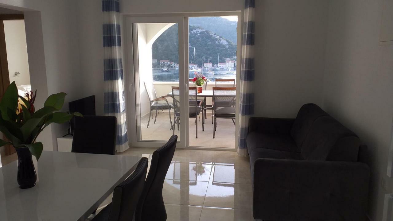Apartment Zaklopatica Lastovo Extérieur photo